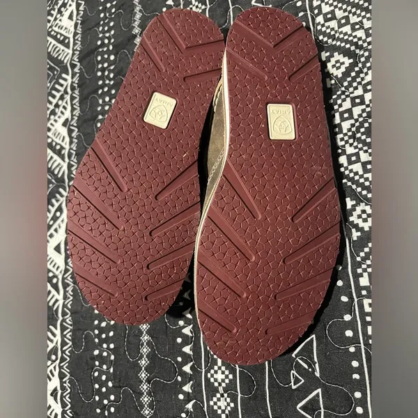 Women’s  Slip ons - Image 3