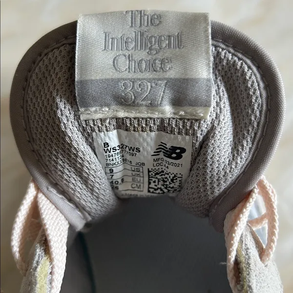 New Balance 327 Womens Rain Cloud‎ and Rose Water Size 9 Gray w/Pink Laces - Image 8