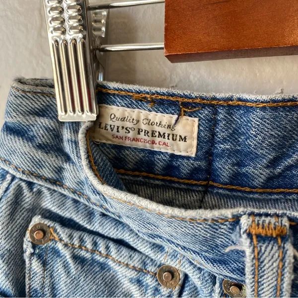 Levi’s Premium Wedgie Icon Fit in Shut Up Wash - Image 11