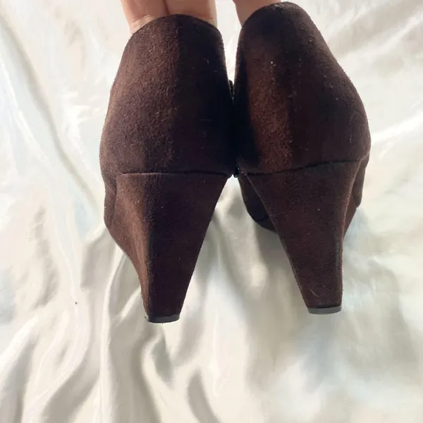 Cato Dark Brown suede Wedge Ankle Boots US 7 - Image 5