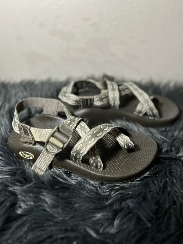 Chaco Women's Z2 Classic Mayan Bungee Cloud Adjustable Sandal Taupe Chaco Sz6 - Image 4