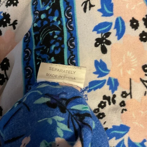 Chic Floral Midi Dress in Blue and Cream - Image 9