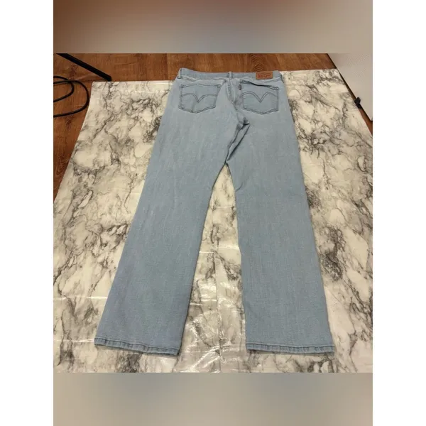 Levi’s classic straight light wash denim Jeans Blue size 10 casual western - Image 7