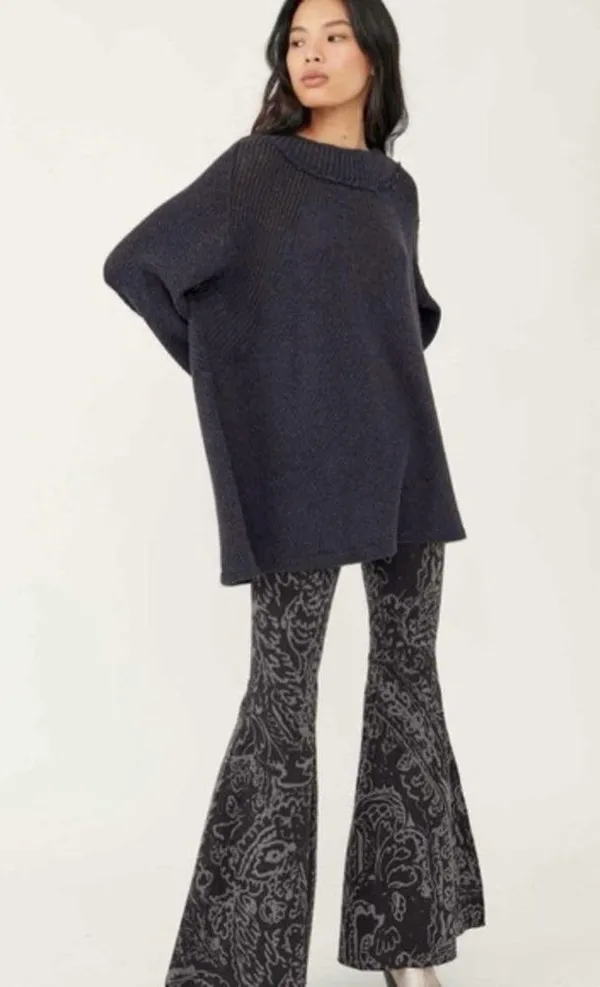 Free People "She's a Keeper" Tunic Sweater- Medium- Moon Grey - Image 4