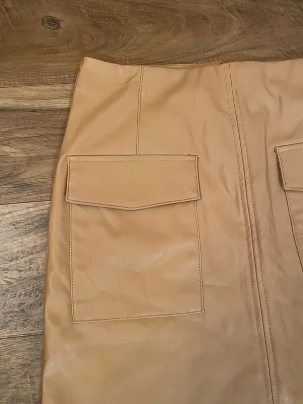 AND NOW THIS - Trendy Brown Vegan Leather Cargo Mini Skirt Size Medium - Image 4