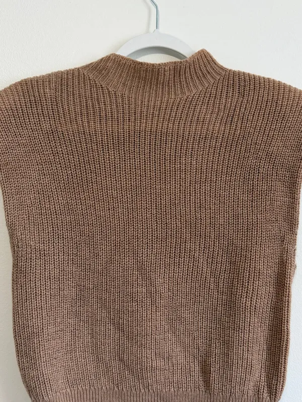 Aritzia Babaton Hazlitt Sweater Vest Size XS Merino Wool Fall Winter - Image 4