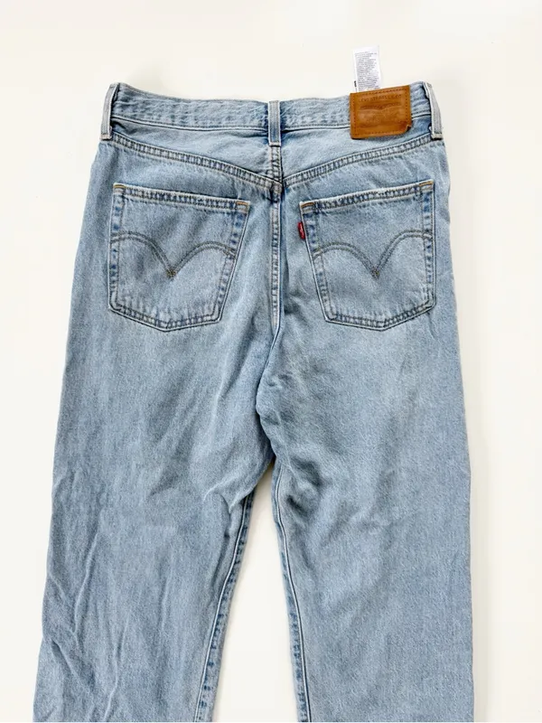 Levi’s Distressed Ribcage Straight Ankle Jeans size 30 - Image 7