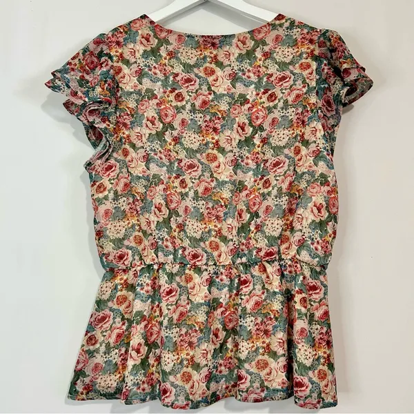 Gilli Women’s Short Sleeve V Neck Floral Print Blouse Blue Pink Size Large EUC - Image 10