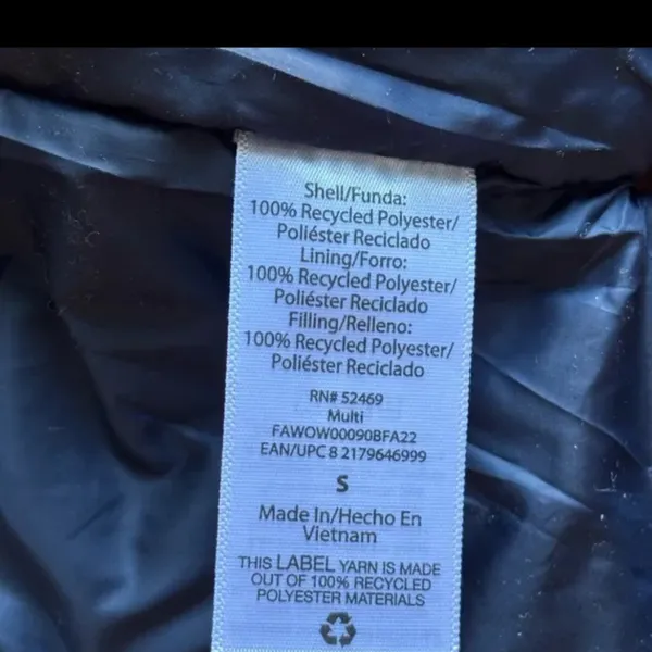 Free Assembly‎ oversized puffer vest size small - Image 11