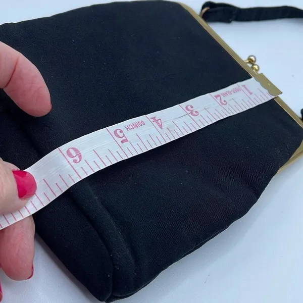 Vintage Virginia ribbed fabric tiny satchel. . - Image 9