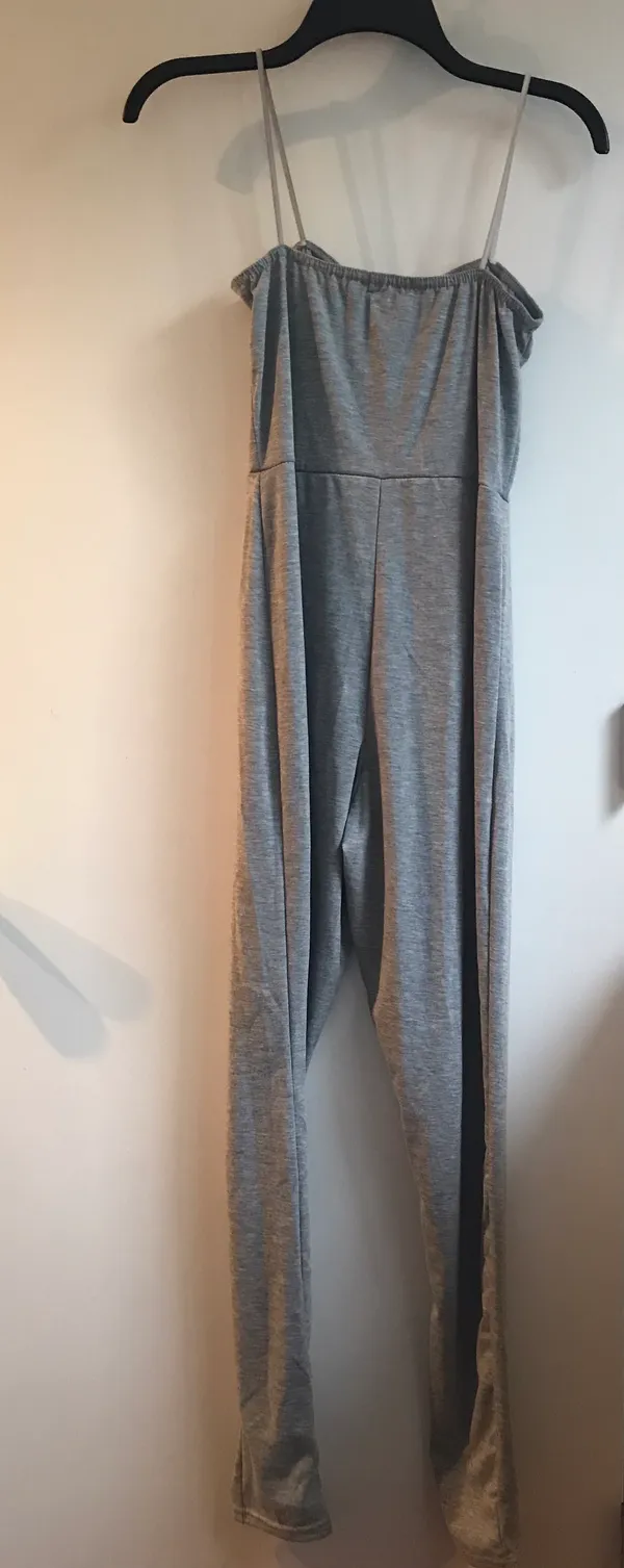 Pretty Little Thing Basic Strappy Jumpsuit - Image 6