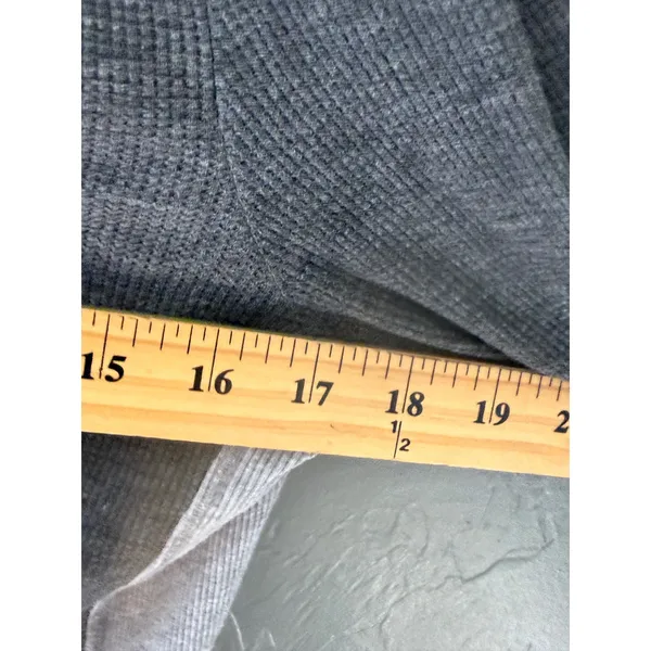 Grey Colorblock Waffle Knit‎ Henley Long Sleeve Snap Button Top Bella Swan Small - Image 5