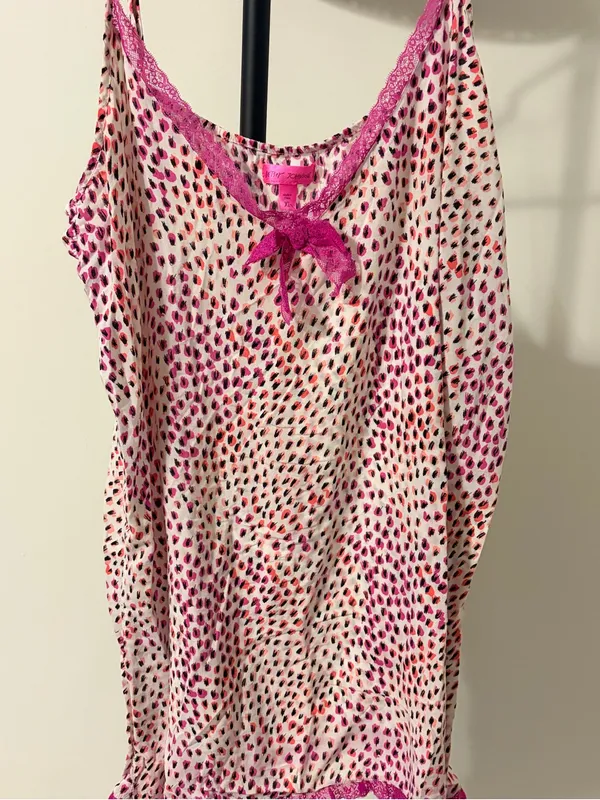 Women’s Pink Printed Cami Tank with Lace Trim - Image 2