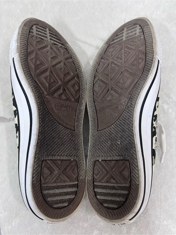 Converse Low Top Leopard Print Canvas Sneakers Black/Beige size 7 slip on - Image 3