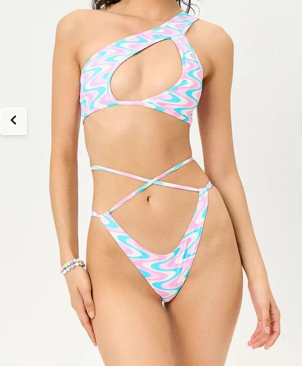 Frankie’s Bikinis set  - Image 7