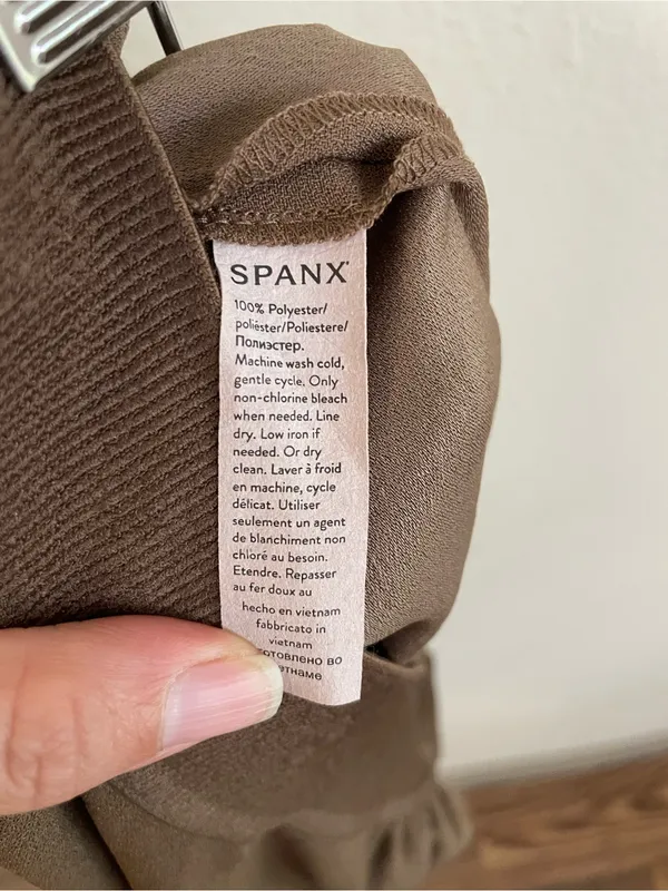SPANX Carefree High Waist Crepe‎ Pleated Shorts Cedar Size Large - Image 5