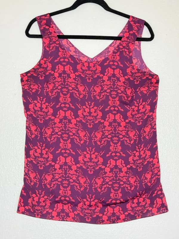 Cabi Sleeveless Blouse Medium Purple Pink Print V-Neck Layered Hem Top - Image 3