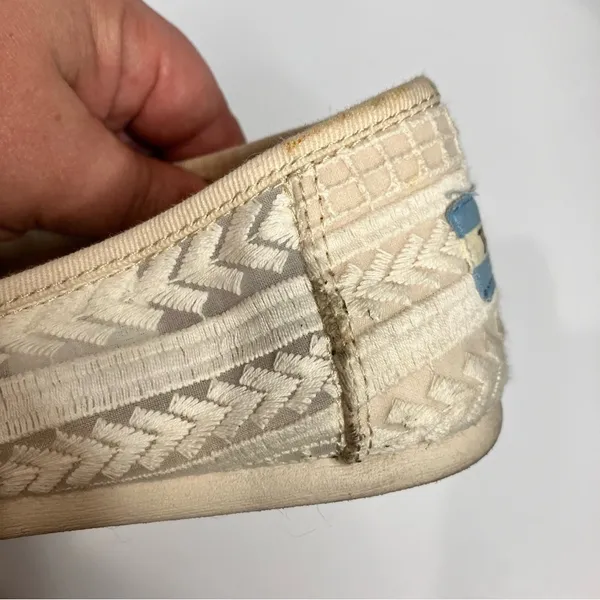 Toms off‎ white flats size 7 - Image 4