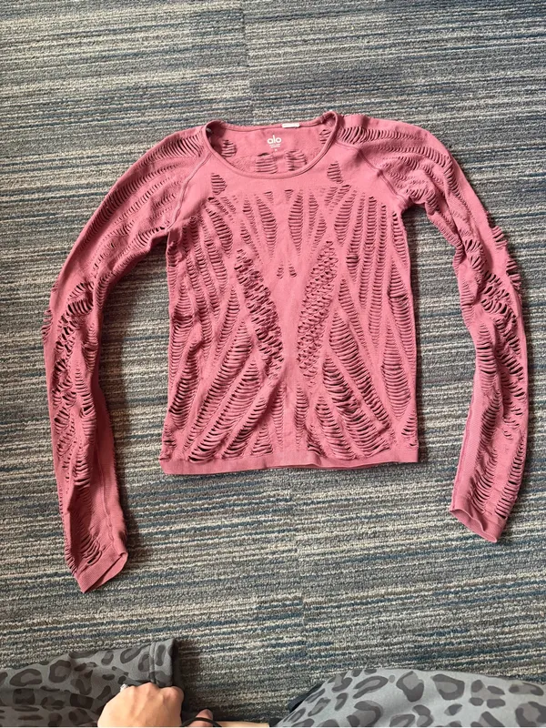 Alo Yoga Wanderer Brave Elements Long Sleeve Top M Dusty Rose Cutout - Image 3