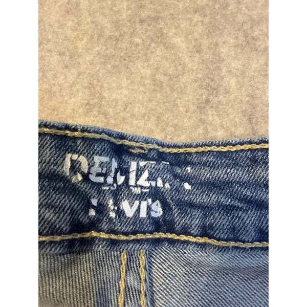 Denizen from Levis Womens Distressed Denim Shorts Light Wash Raw Hem Size 14 - Image 6