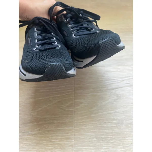 Women's Brooks ghost 15, size 6.5‎ silver - Image 2