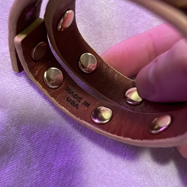 Tory Burch Double-Wrap Logo Stud Bracelet Gold - Image 5