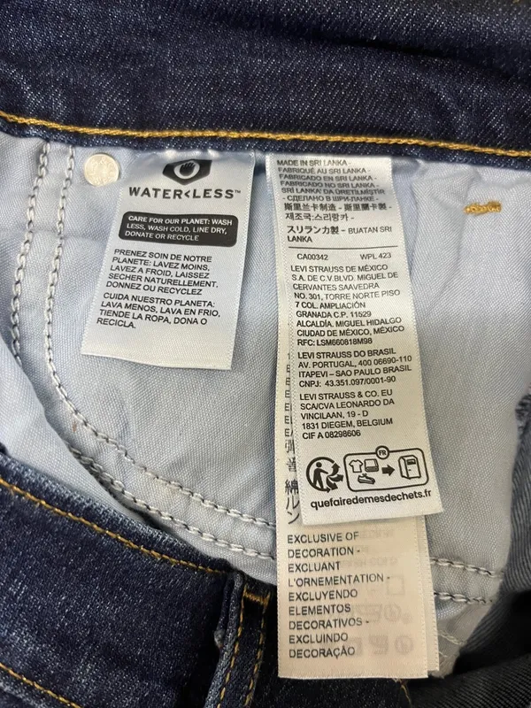 NWOT Levi's High Rise Wide Leg jeans size 27 - Image 4