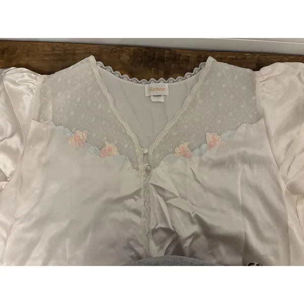 Barbizon Vintage Pale Cream Floral Embroidered‎ Elegant Lace Trim Long Robe 1X - Image 10