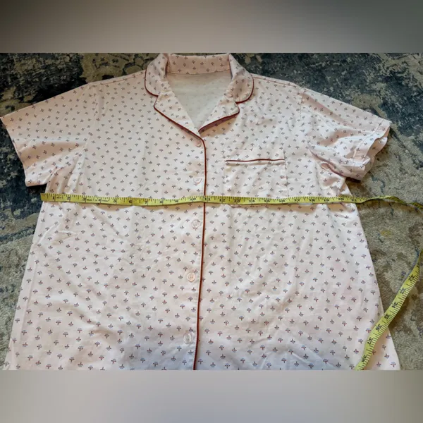 Uniqlo Light Pink Short Pajama Set with Small Floral Print - Image 8