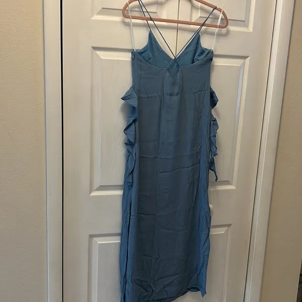 Elliatt rapture ruffle dress blue size small‎ criss cross back midi - Image 10