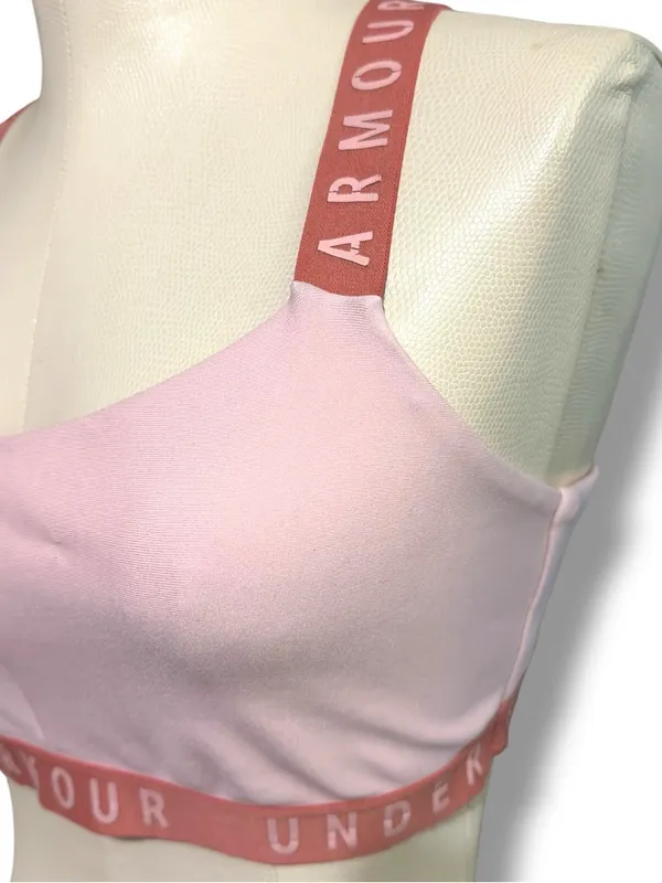 Under Armour | EUC Women's Light Pink Crop Sports Bra (size M) - Image 4