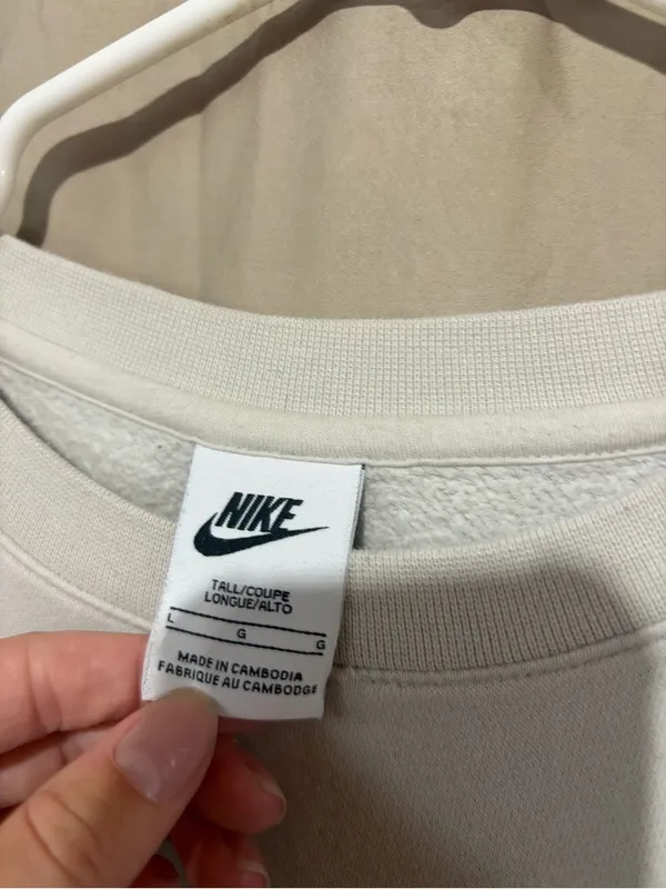 Nike crewneck - Image 2