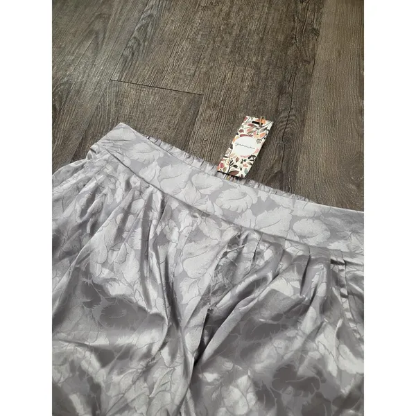 Gimmick Buckle NWT Gray Silver Satin Wide Leg Pants Medium - Image 3