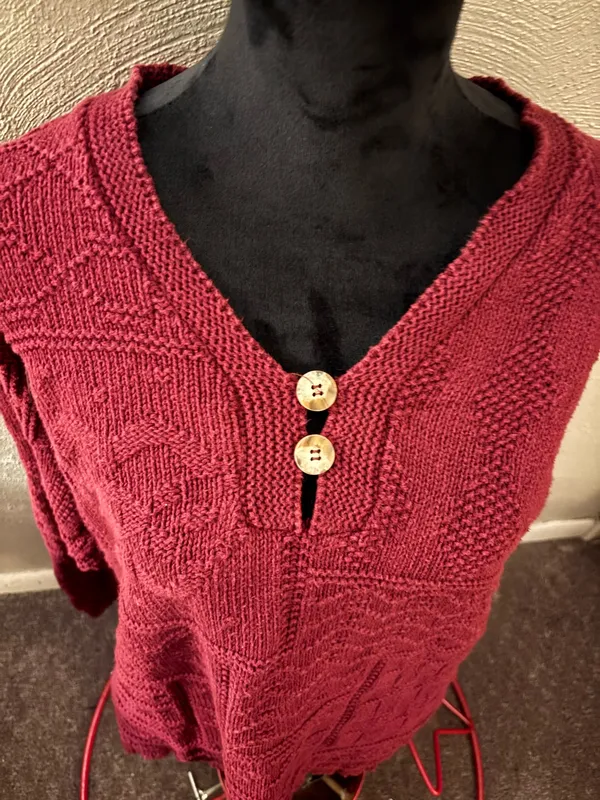 Chunky Cable Knit cranberry sweaterbu Harot woman’s si - Image 2