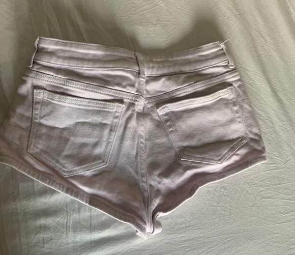 Hennes & Mauritz Low rise shorts - Image 3