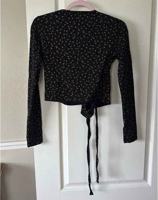 Brandy Melville Black Floral Wrap Top - Image 3