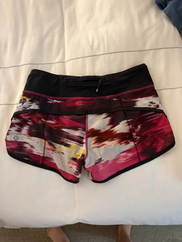 Lululemon Speed up Shorts size 4 2.5” - Image 3