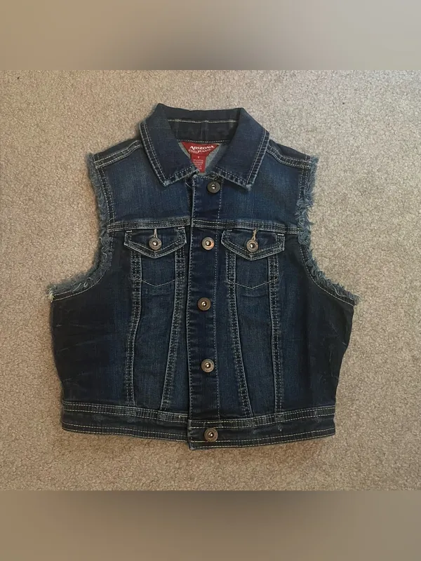 Arizona Jeans Women’s Dark-wash Frayed Denim Vest - Image 2