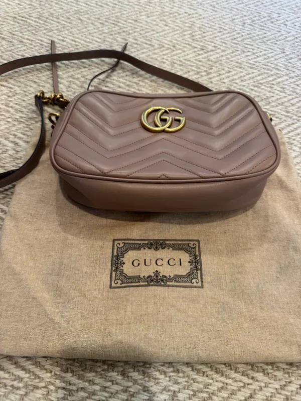 Like New! Gucci GG Marmont 2.0 Lion Trap Chevron Handbag Dusty Pink - Image 5