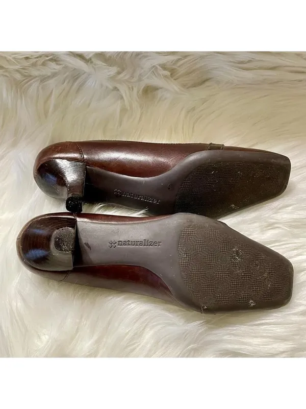 Naturalizer Brown Heels With Brass Buckle Size 7.5 - Image 6