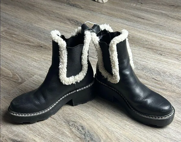 Calvin Klein Black Leather Shearling-Lined Boots Size 5 M - Image 2
