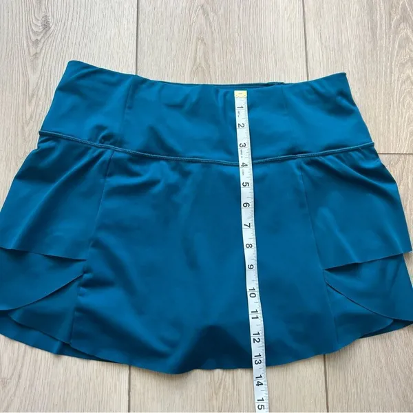 ATHLETA MOMENTUM SKORT In COASTAL TEAL Size Small Ruffle Tennis Pickleball Skirt - Image 6