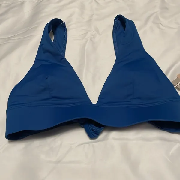 71EG.- The Triangle Bikini Top. - Image 5