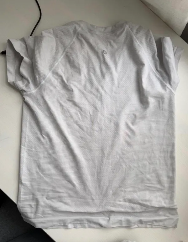 Lululemon Swiftly Tech Short Sleeve - Image 3