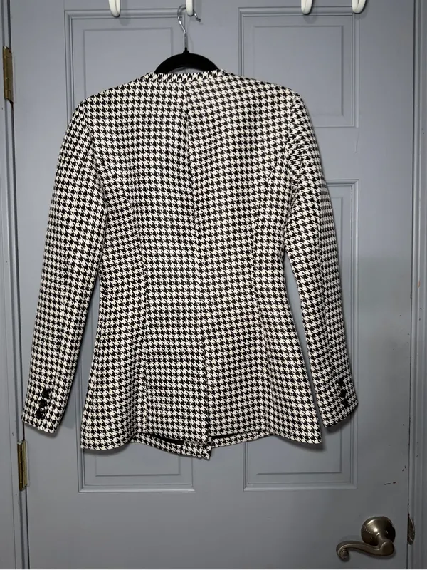 Jaggar Black and White Houndstooth Double-Breasted Blazer - Image 3
