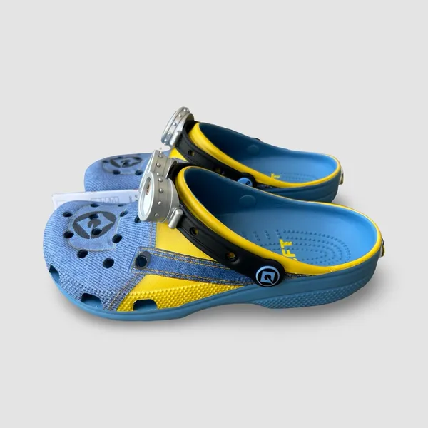 Crocs Despicable Me Minions Classic Clog Blue Yellow M8/W10 Novelty NWT - Image 3