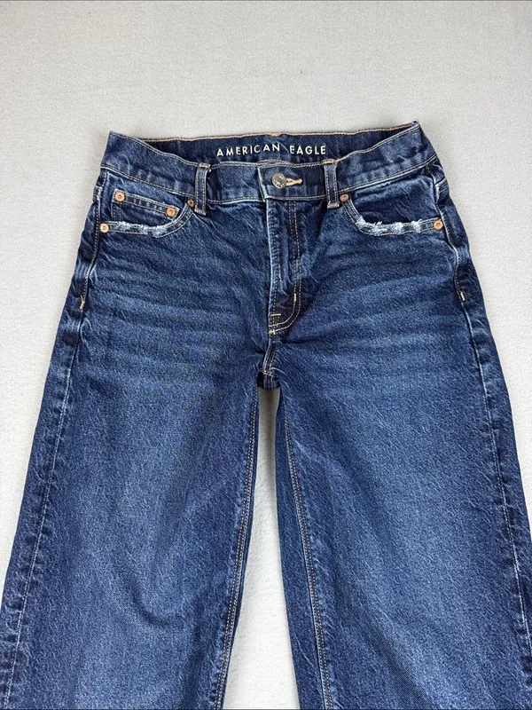 American Eagle Outfitters Barrel Jean in Dark wash Size: 00 Short - Image 2