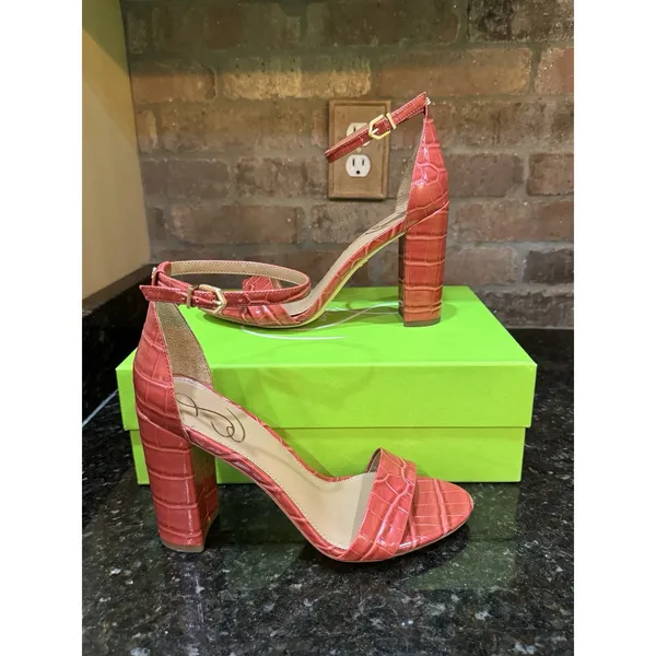 Sam Edelman Yaro block-heel sandals in a vibrant rose red Size 7.5 Croc Embossed - Image 3
