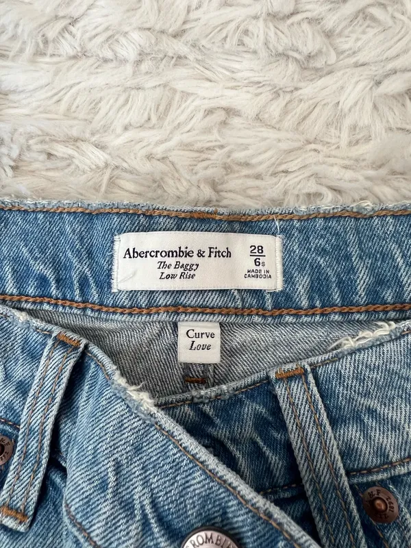 Abercrombie Jeans - Image 3