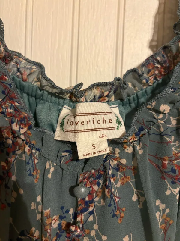 Boutique Long sleeve floral dress - Image 3